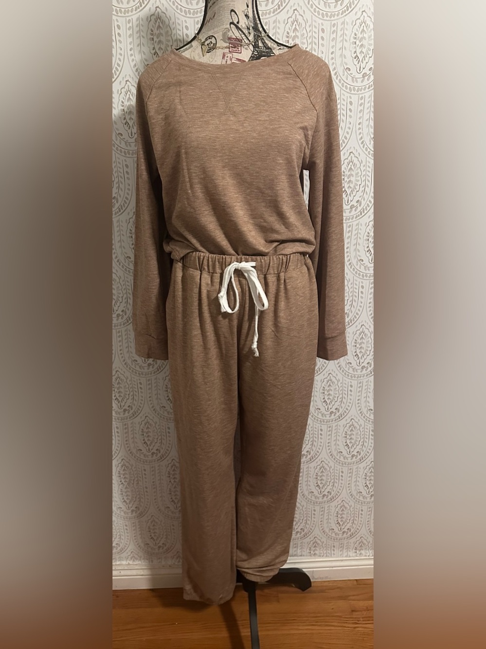 Cozy Taupe Lounge Set with Drawstring New No tags, pls read Description